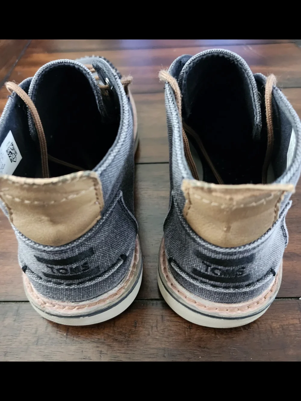 Toms Men's 8 Casual Canvas Chukka Boots in Charcoal with Brown Laces